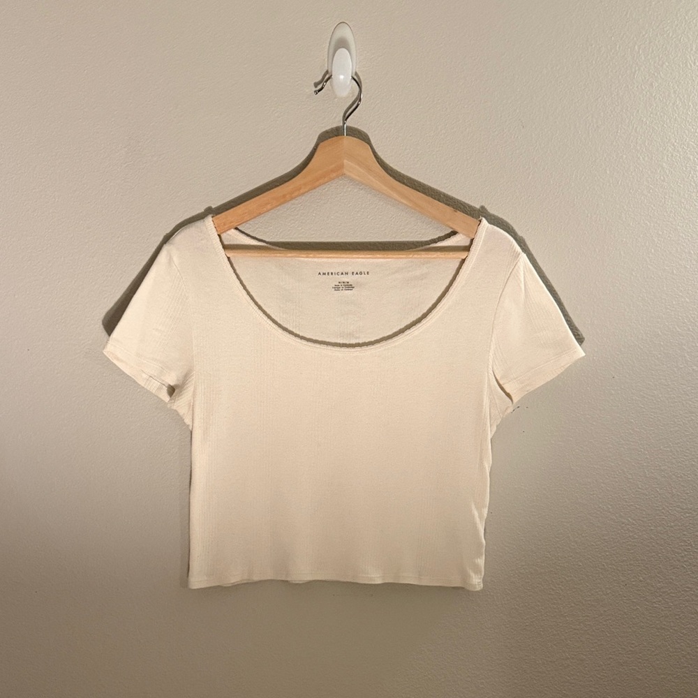 American Eagle Outfitters Cream Short Sleeve Tee